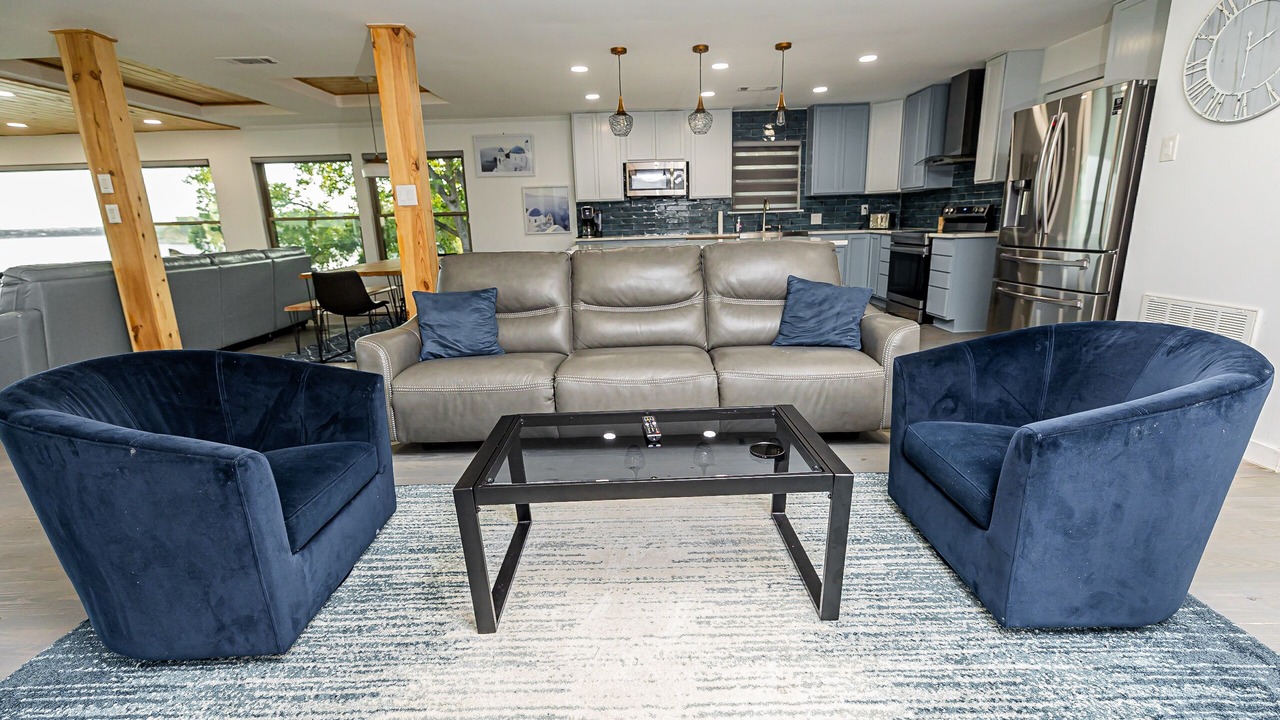 Photo of Livingroom in Lake Bridgeport