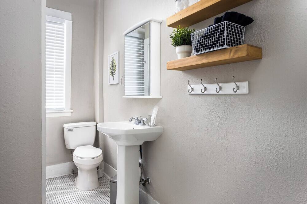 Photo of Bathroom in Government Hill