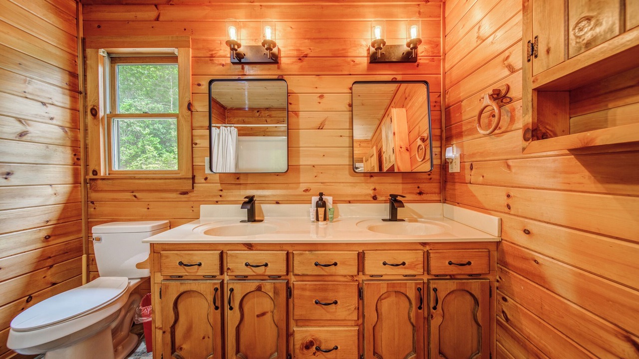 Photo of Bathroom in Foxfire Estates