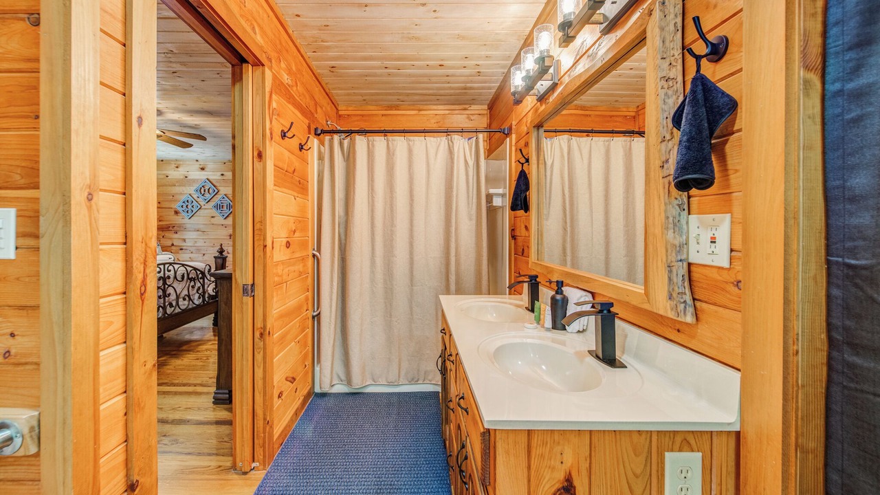 Photo of Bathroom in Foxfire Estates