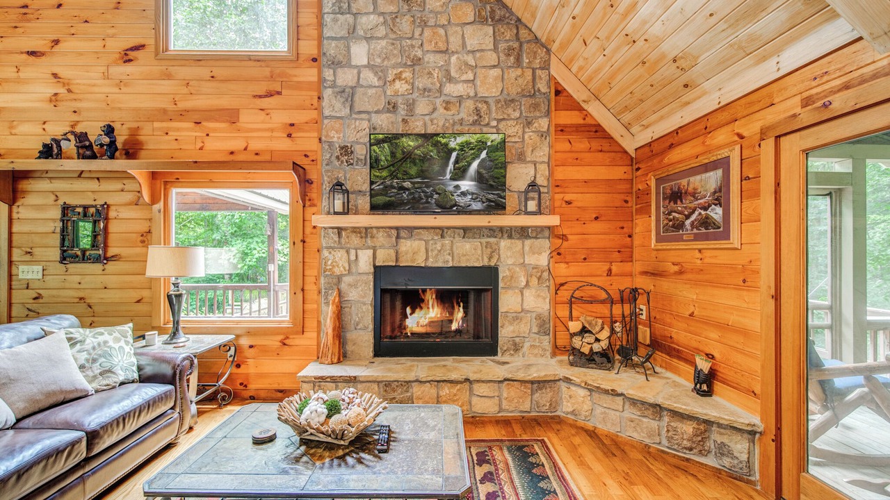 Photo of Livingroom in Foxfire Estates