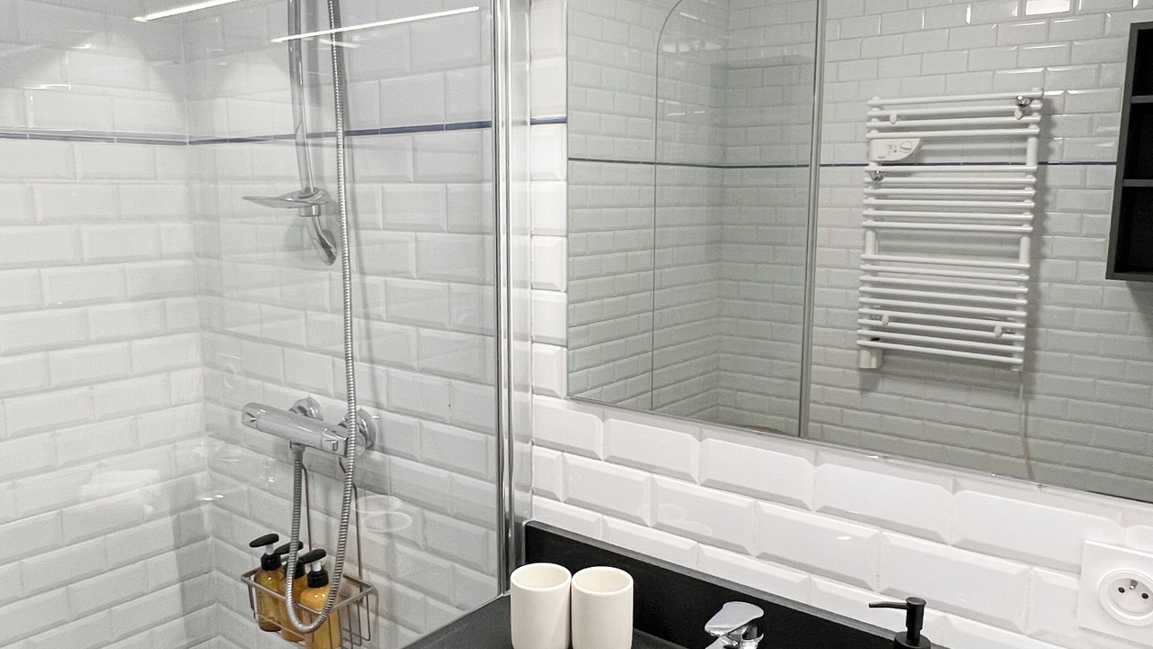 Photo of Others in Molosmes