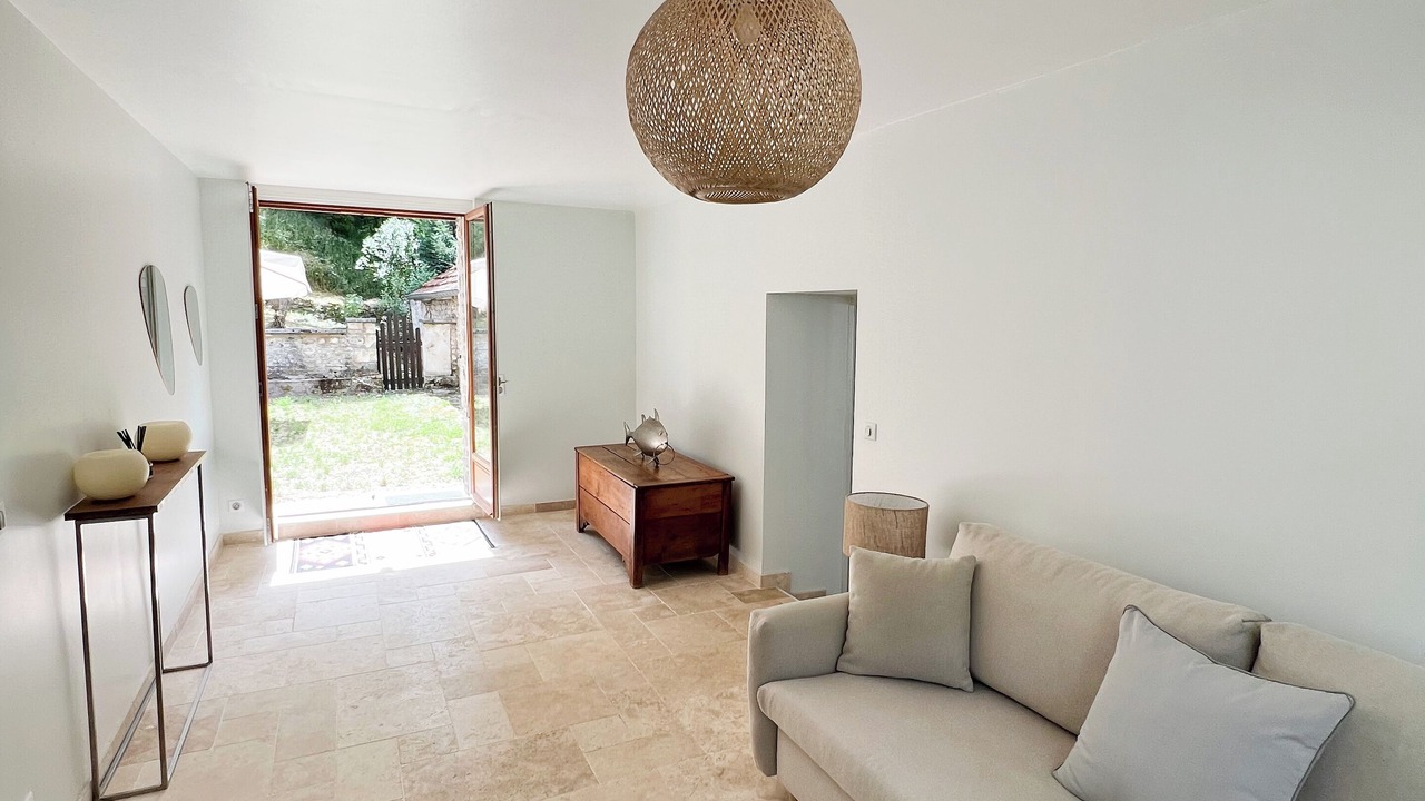 Photo of Livingroom in Molosmes