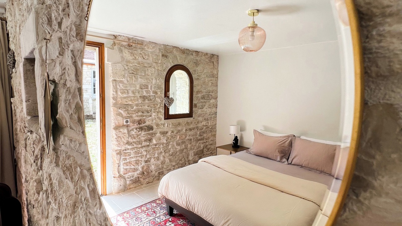 Photo of Others in Molosmes