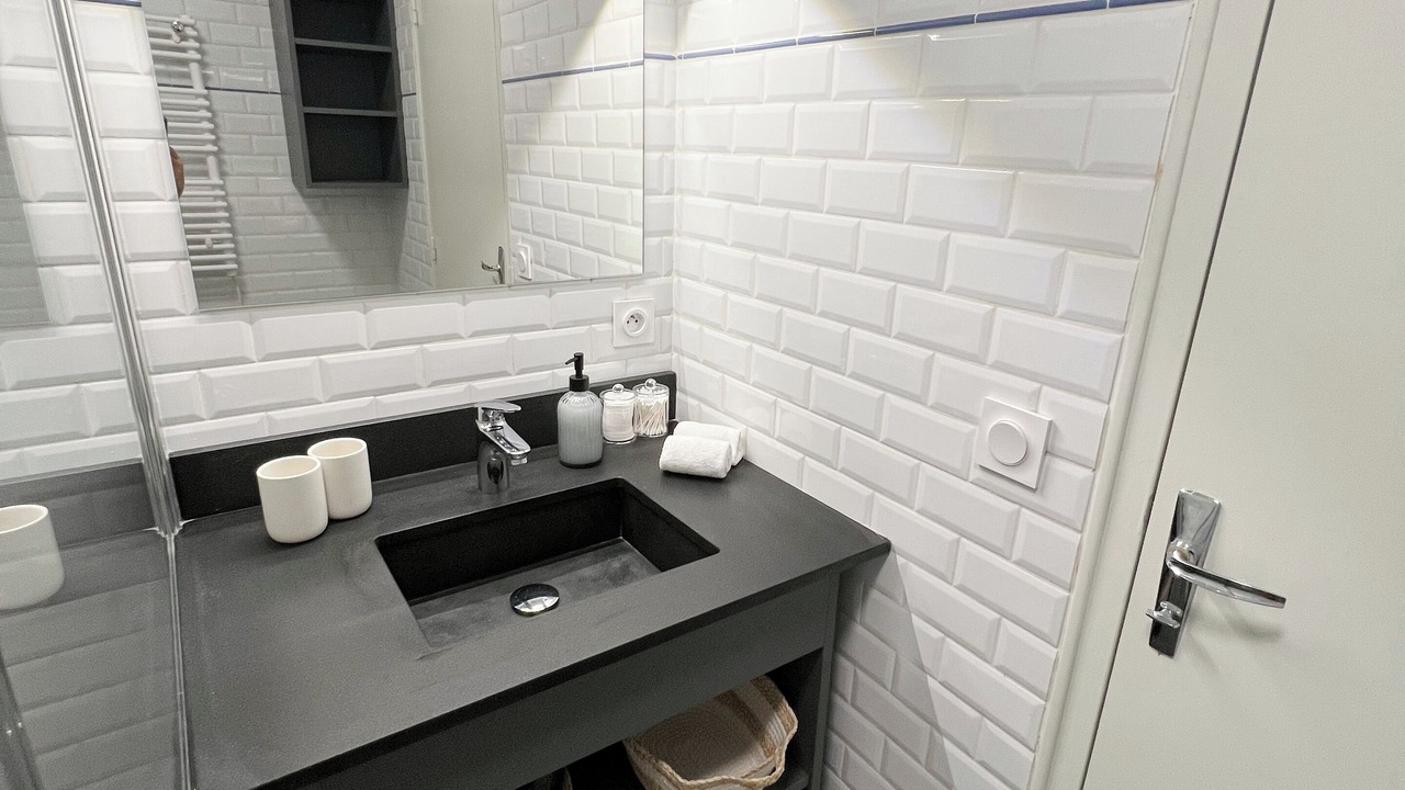 Photo of Others in Molosmes