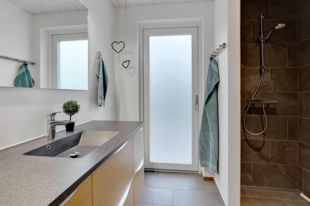 Photo of Bathroom in Roslev