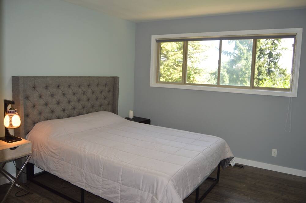 Photo of Bedroom in Lake Forest Park