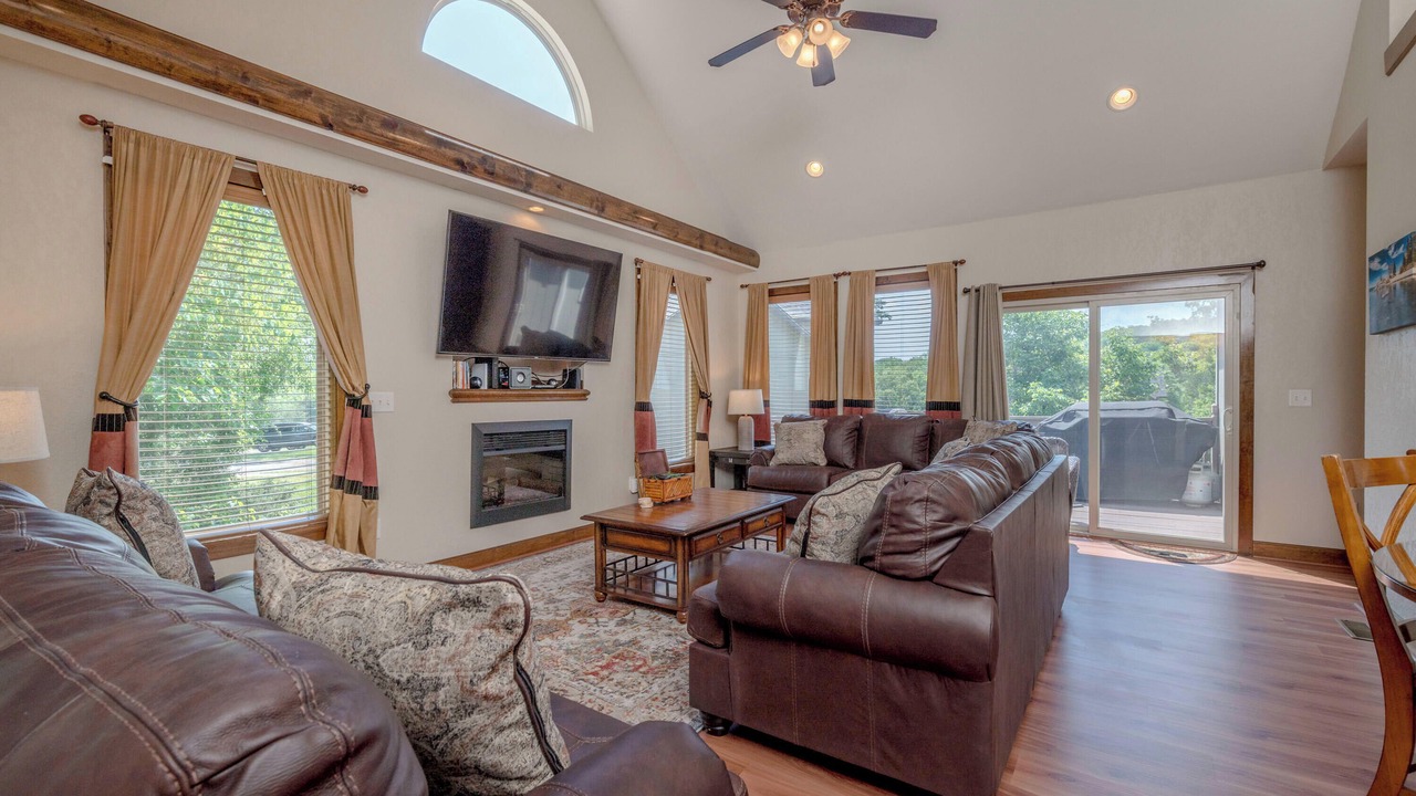 Photo of Livingroom in Hollister