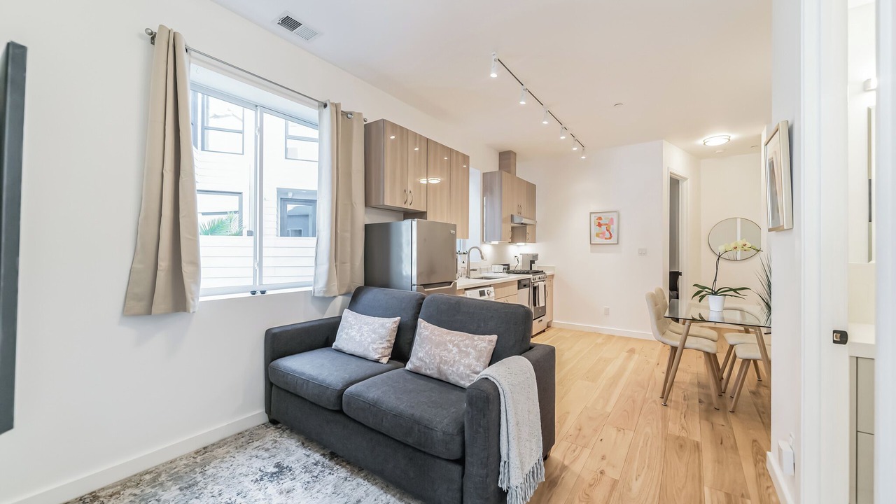 Photo of Others in La Lengua