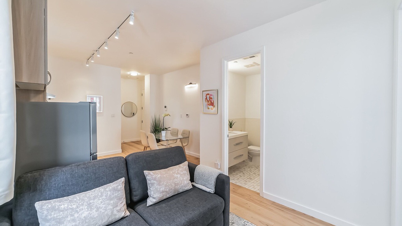 Photo of Others in La Lengua