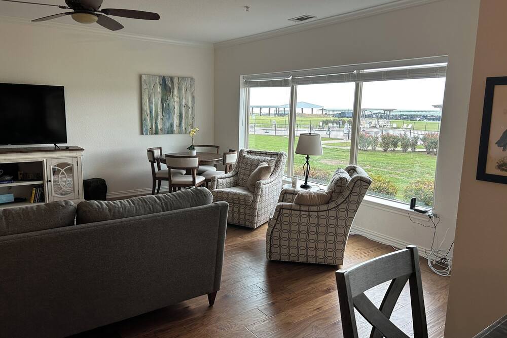 Photo of Livingroom in Eureka