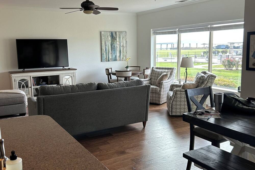 Photo of Livingroom in Eureka