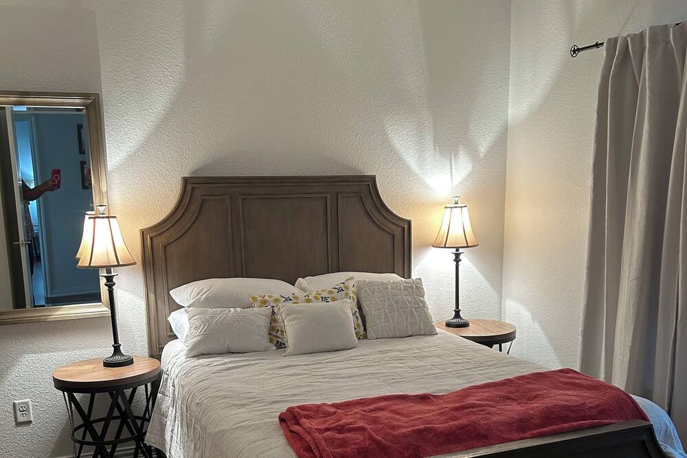 Photo of Bedroom in Eureka