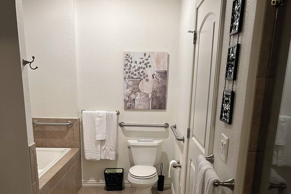 Photo of Bathroom in Eureka
