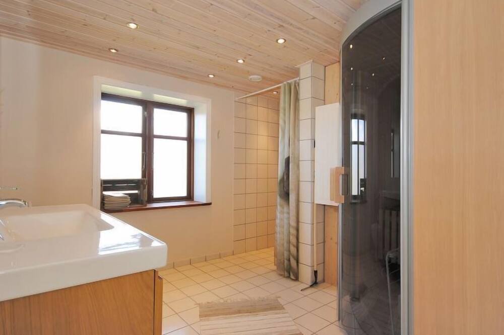 Photo of Bathroom in Bedsted