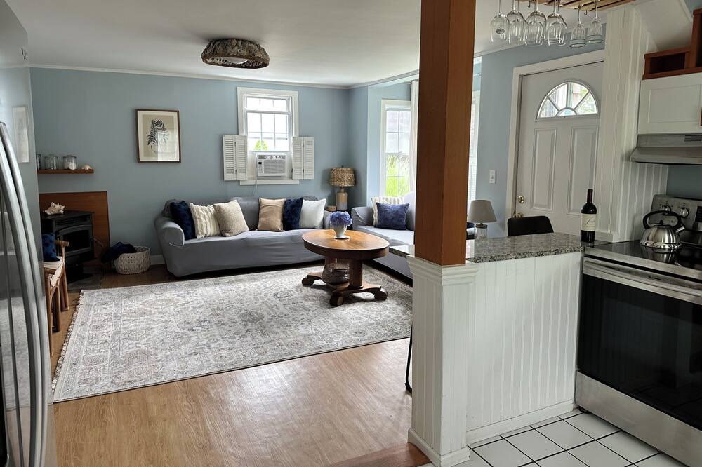 Photo of Livingroom in North Kingstown