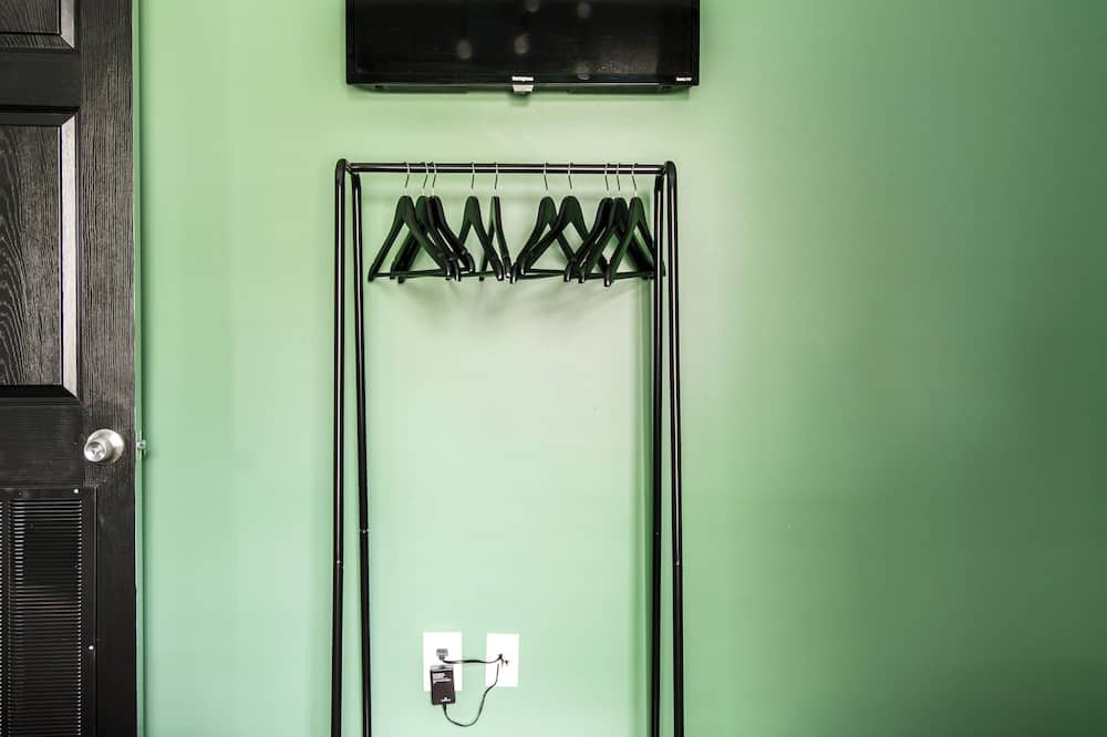 Photo of Bedroom in Maxwell