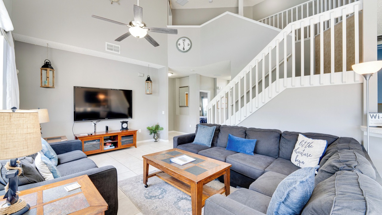 Photo of Livingroom in Crescent Lakes