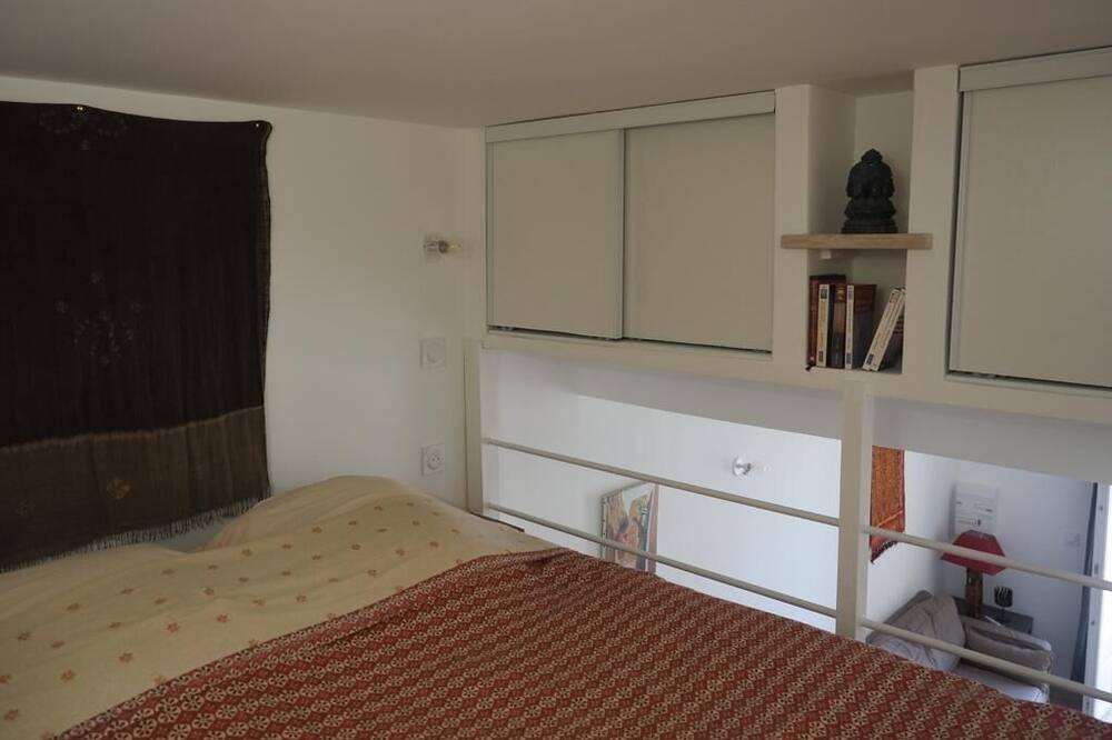 Photo of Bedroom in Villeneuve