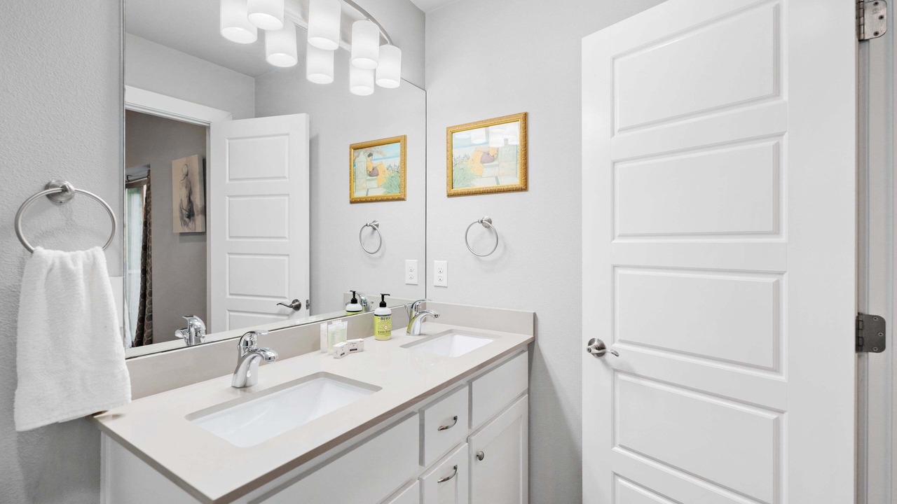 Photo of Bathroom in Yacht Harbor