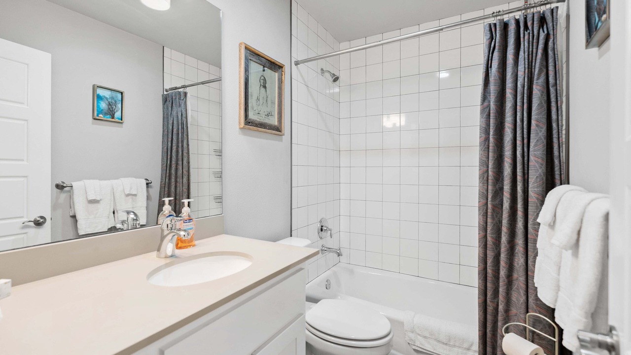 Photo of Bathroom in Yacht Harbor