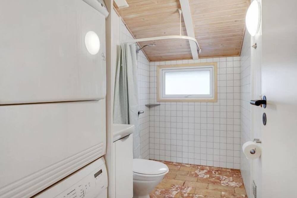 Photo of Bathroom in Haurvig