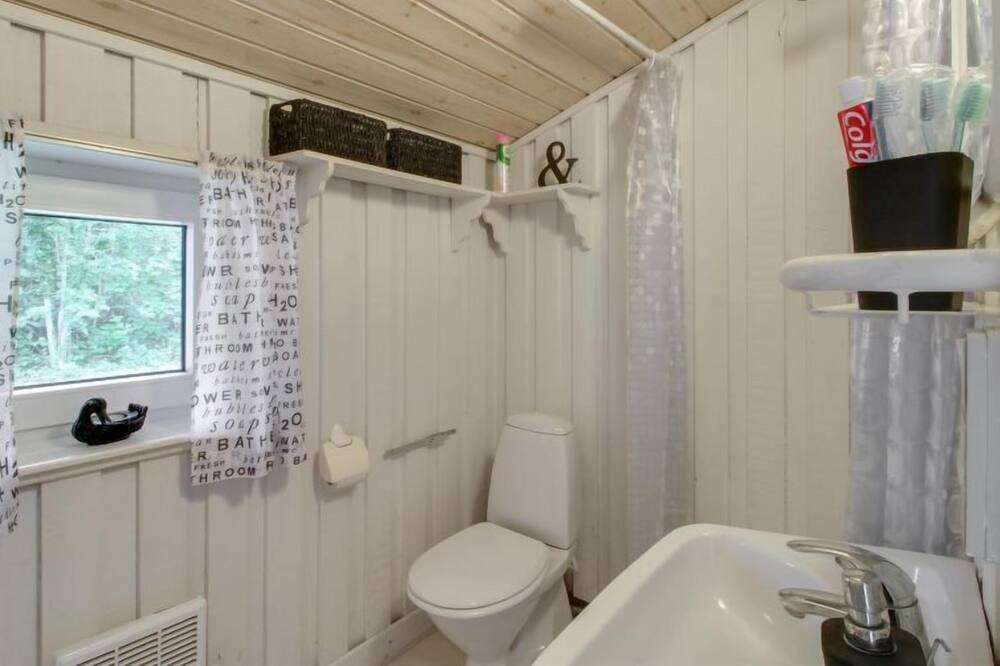 Photo of Bathroom in Aabybro