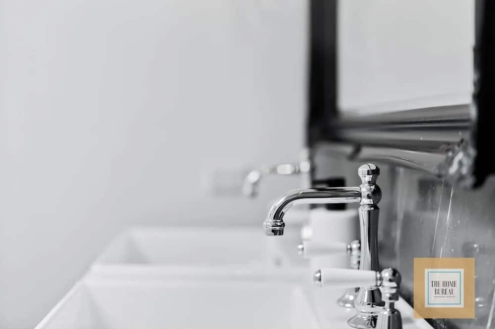 Photo of Bathroom in Cattai