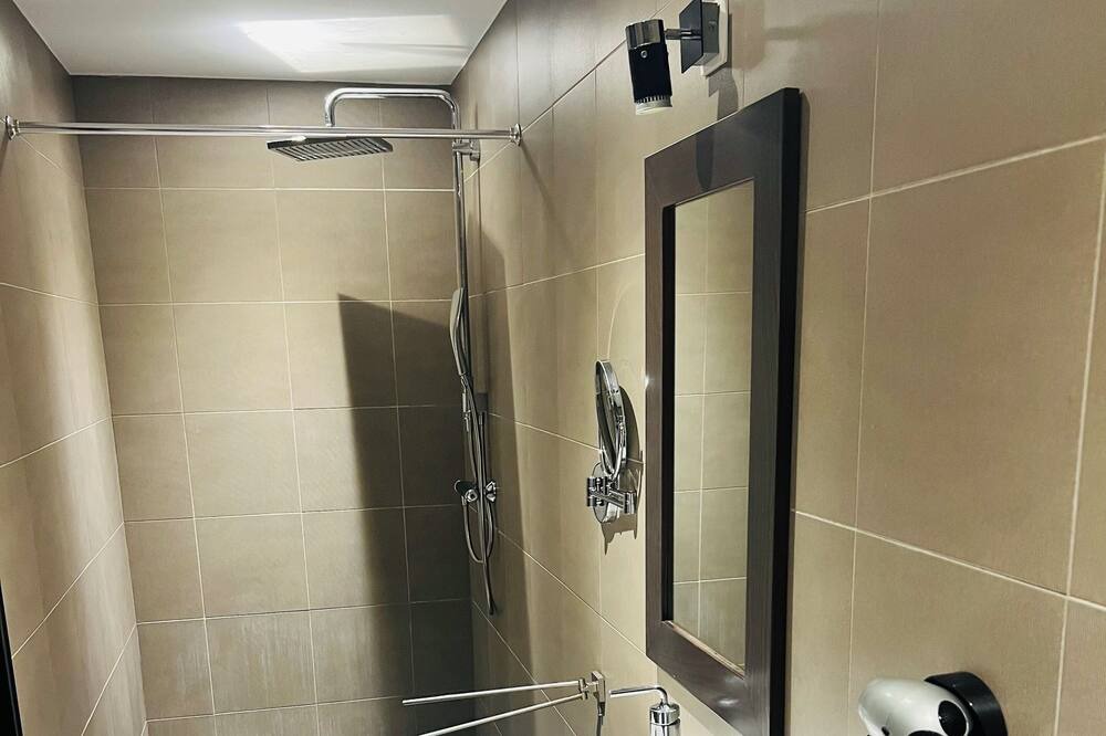 Photo of Bathroom in Bagnols-sur-Ceze