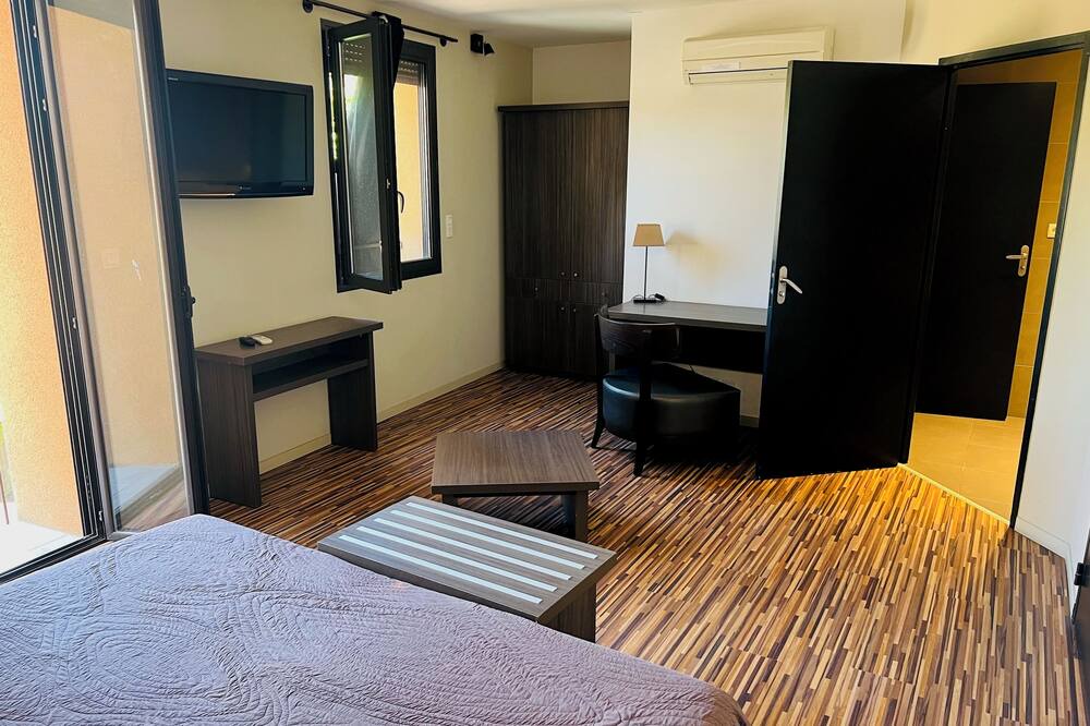 Photo of Bedroom in Bagnols-sur-Ceze