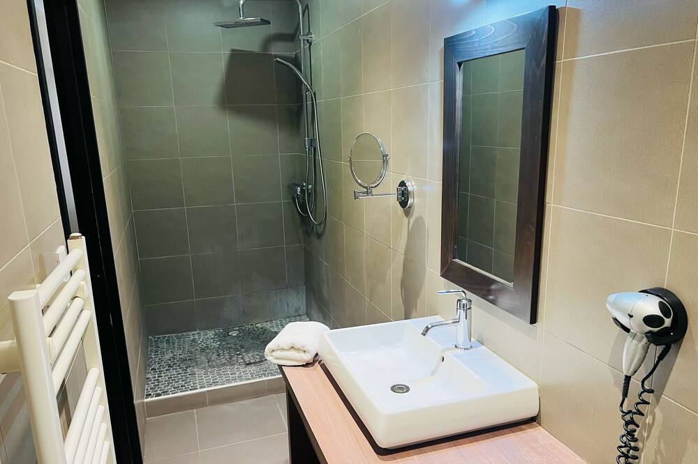 Photo of Bathroom in Bagnols-sur-Ceze