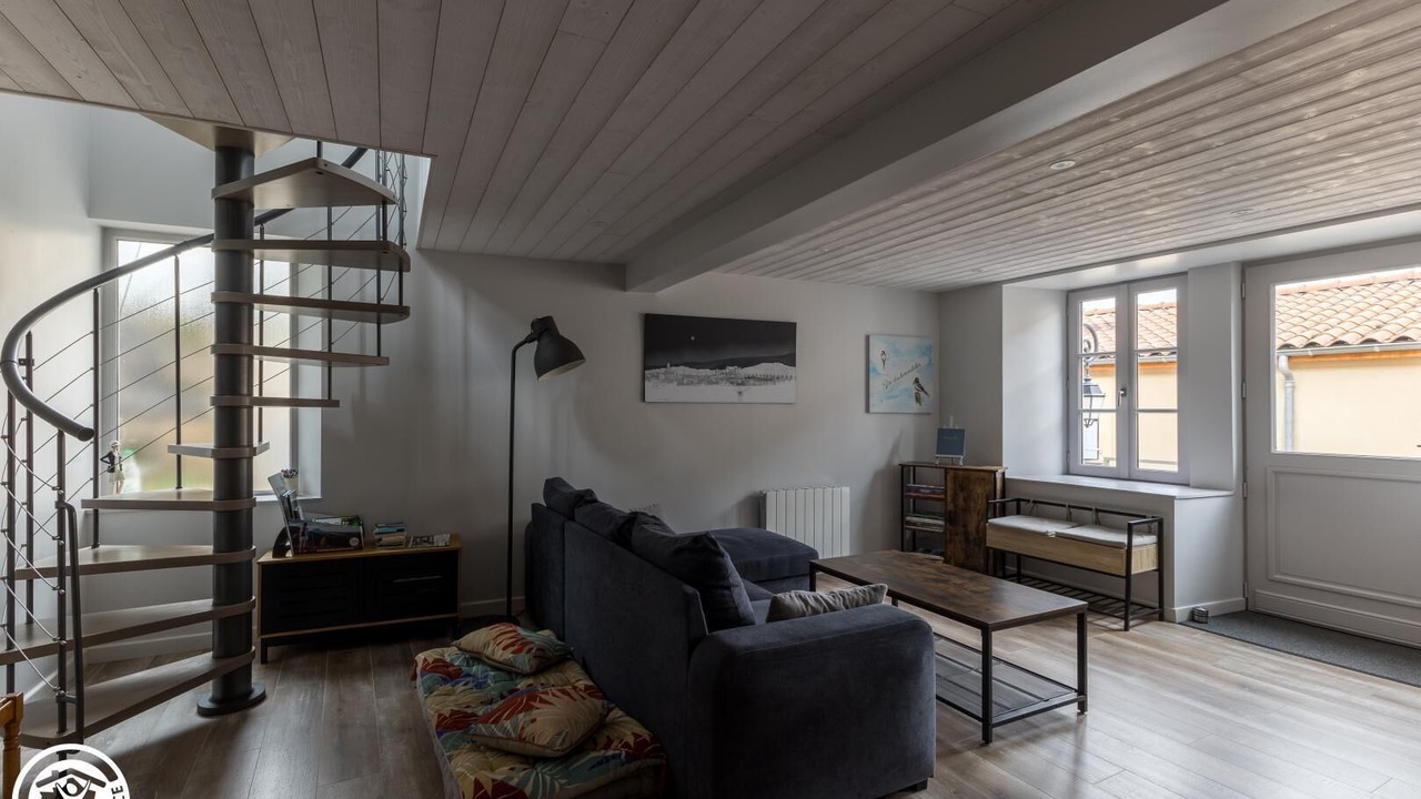 Photo of Livingroom in Saint-Saturnin