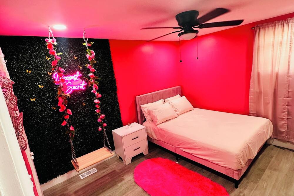 Photo of Bedroom in East Lansdowne