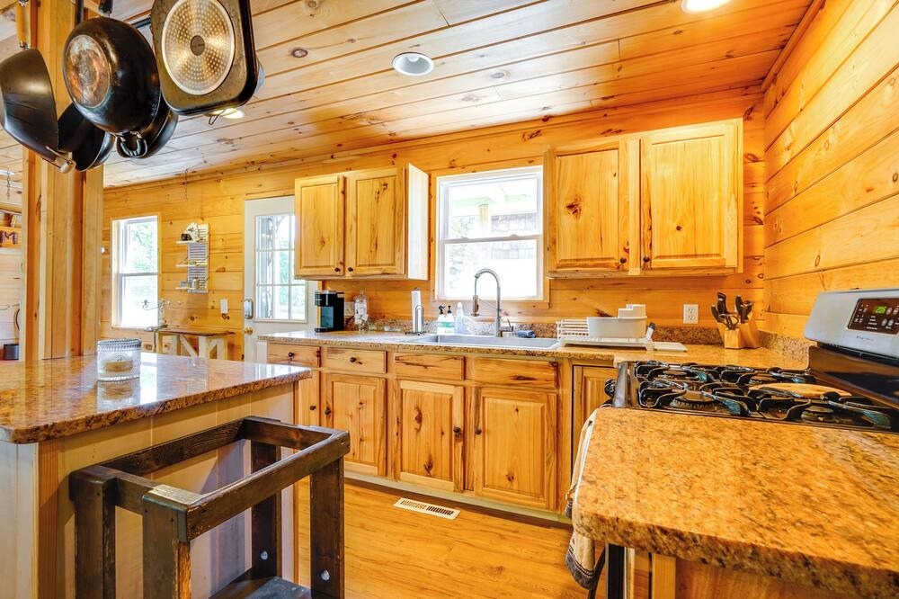 Photo of Kitchen in Lake Luzerne-Hadley