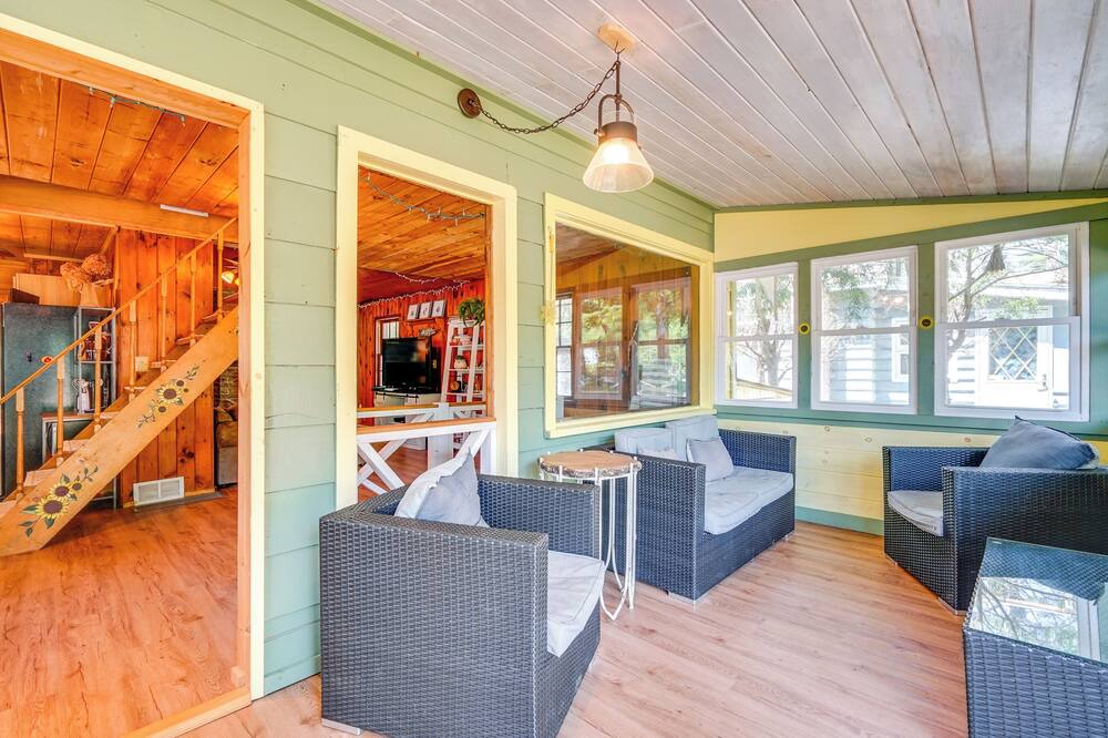 Photo of Patio Balcony in Lake Luzerne-Hadley