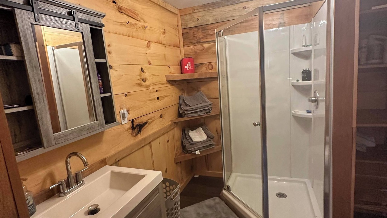 Photo of Others in Huey