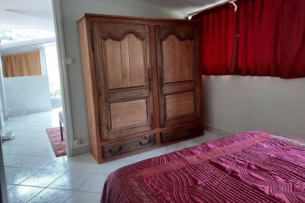 Photo of Bedroom in Allamps