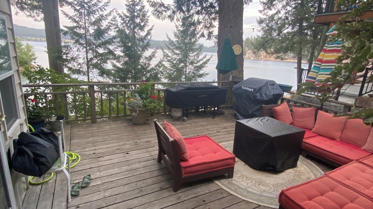 Photo of Patio Balcony in Loon Lake