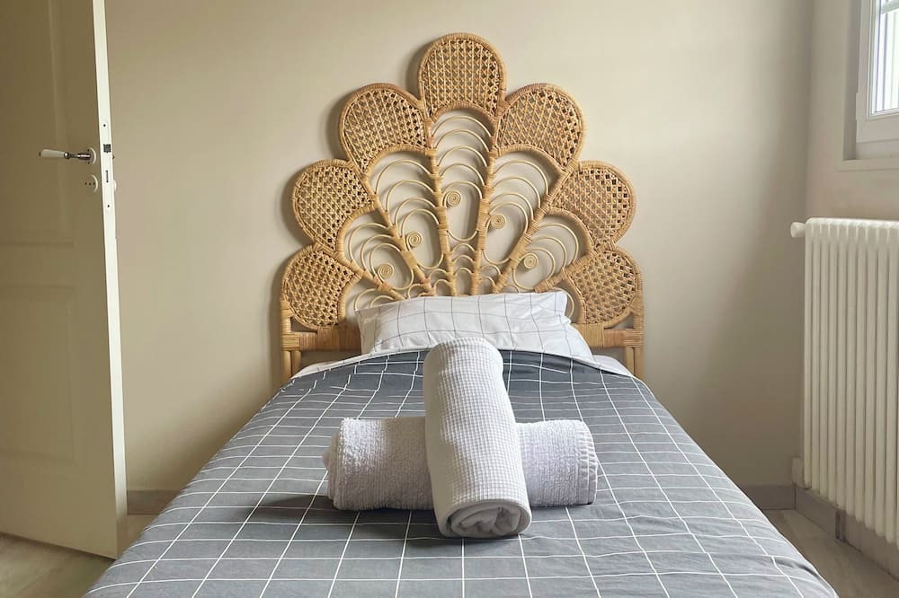 Photo of Bedroom in Bouafle