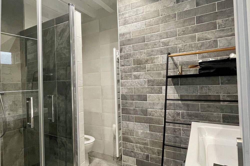 Photo of Bathroom in Bouafle