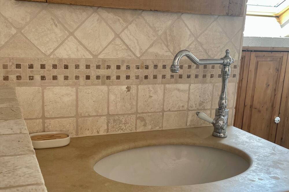 Photo of Bathroom in Bouafle