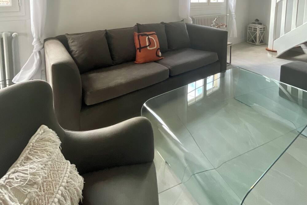 Photo of Livingroom in Bouafle