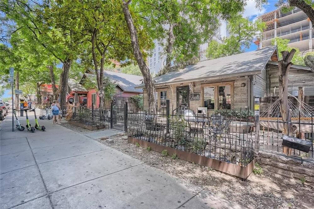 Photo of Others in Rainey Street Historic District