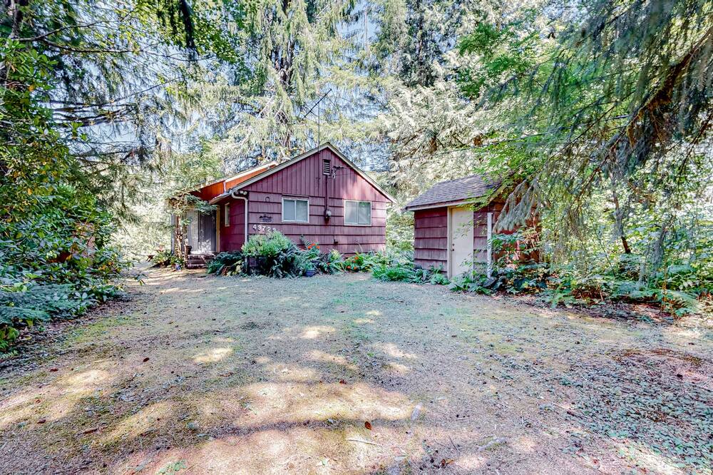 Photo of Others in Gold Bar