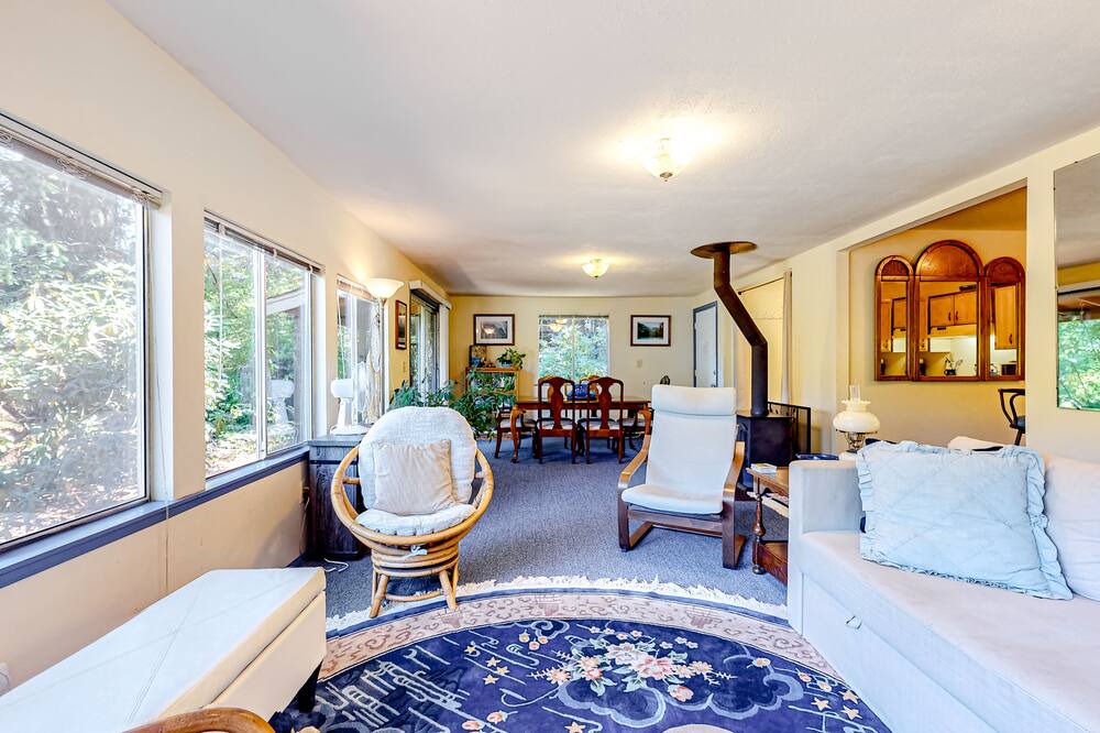 Photo of Others in Gold Bar