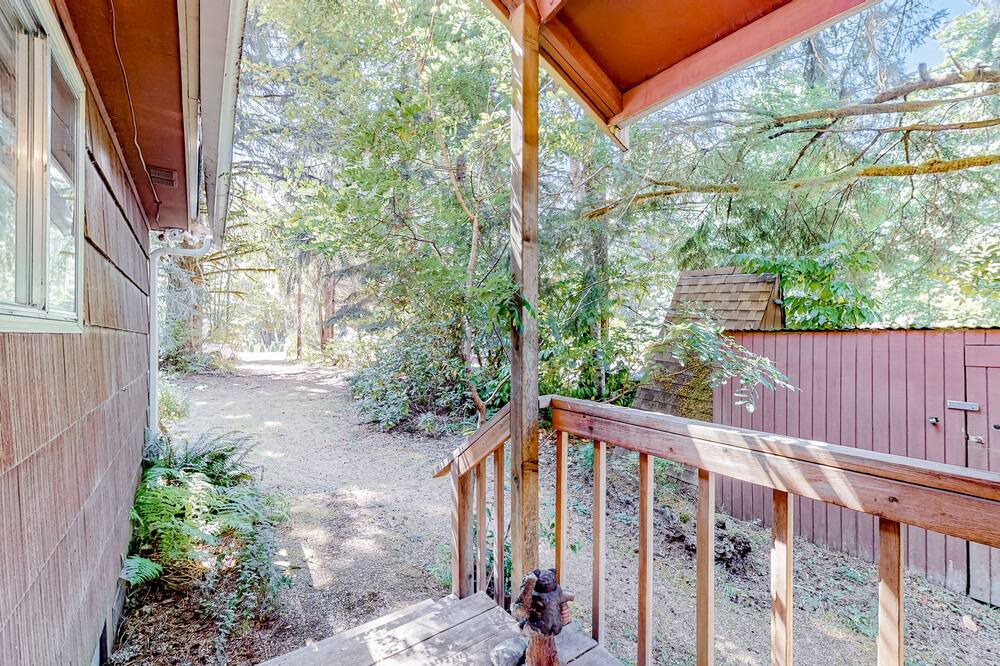 Photo of Others in Gold Bar