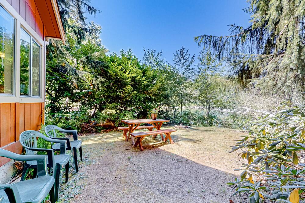 Photo of Others in Gold Bar