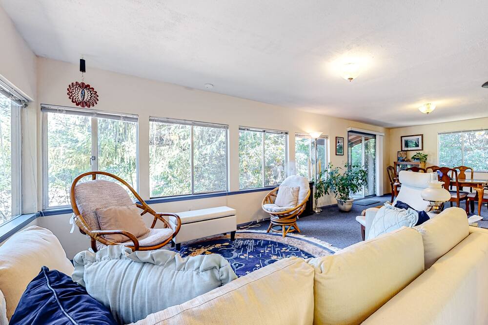 Photo of Others in Gold Bar