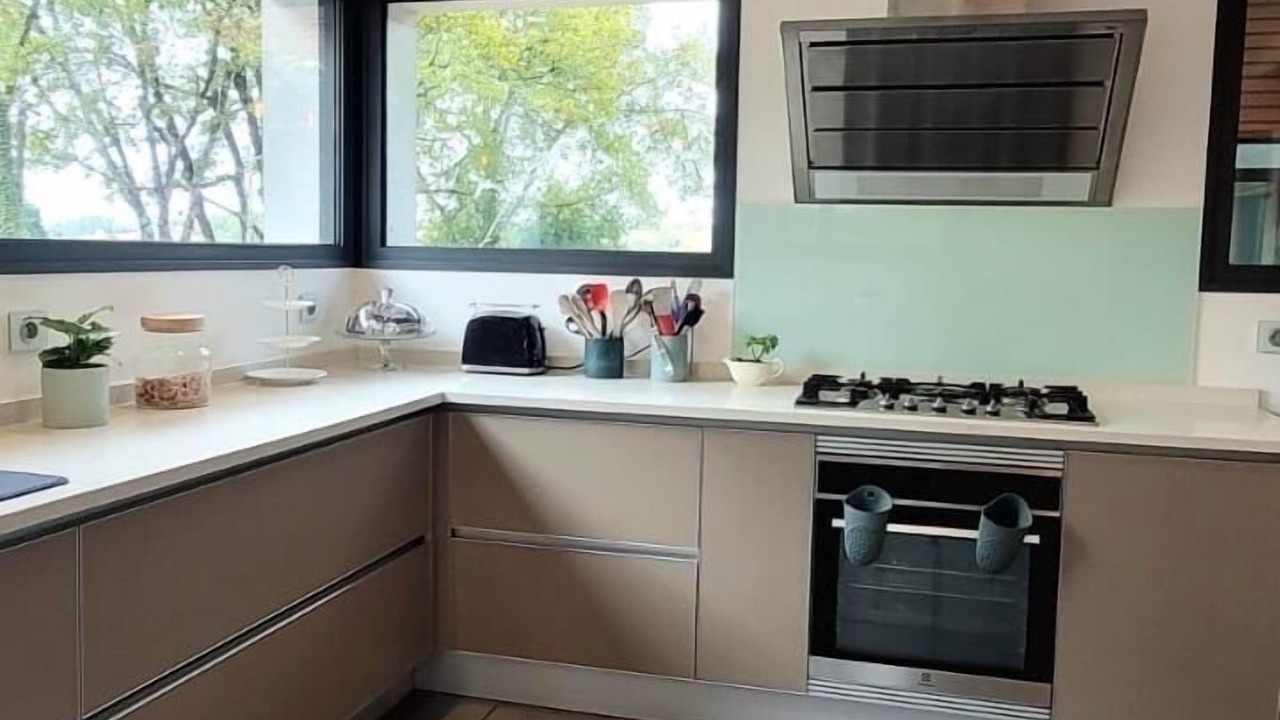 Photo of Kitchen in Camblanes-et-Meynac