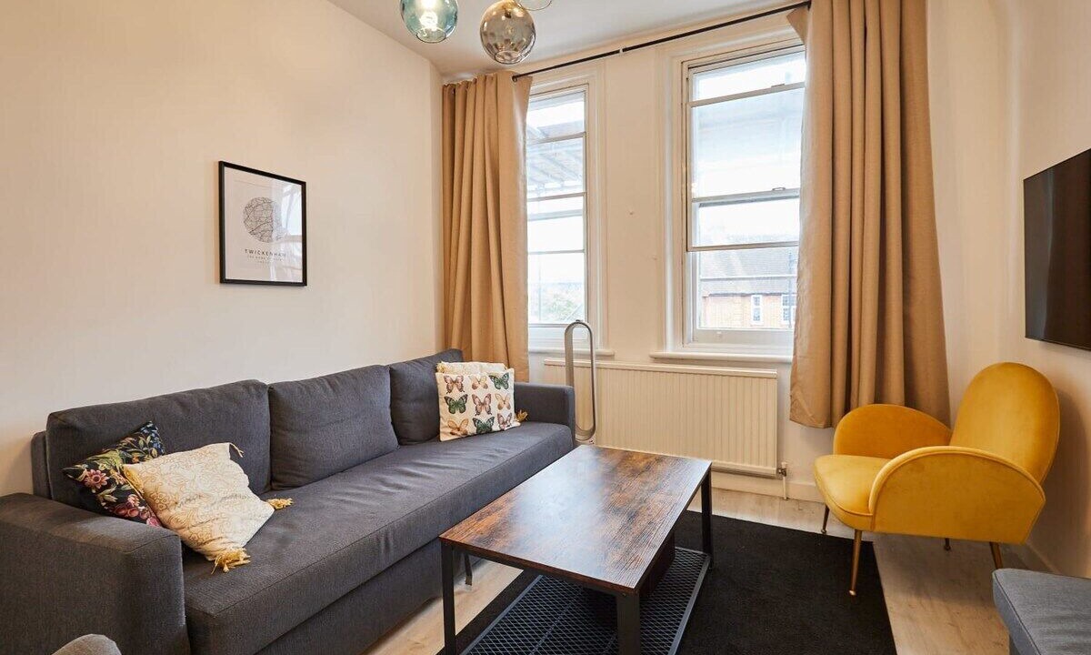 Photo of Others in Twickenham Riverside